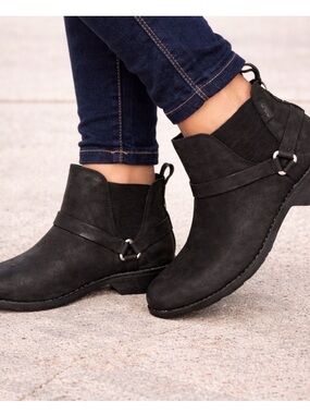 Black Teva De la vina waterproof ankle boots size 8